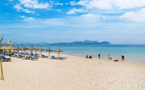 De Vacances: Body Of Water, Beach, Vacation, Coast, Sea, Leisure, Coastal And Oceanic Landforms, Shore, Ocean