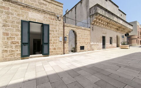 Morciano di Leuca 1: Composite Material, Concrete, Brickwork, Brick, Tile, Flagstone, Shade, Driveway, Cobblestone
