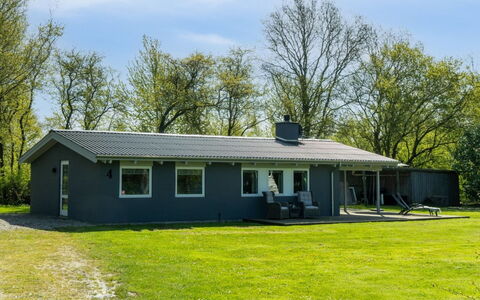 Gren - 580M from the Sea: Estate, Shade, Driveway, Farmhouse