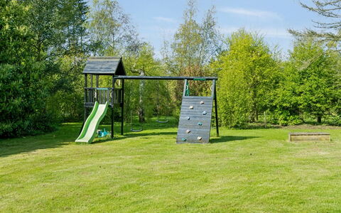 Gren - 580M from the Sea: Estate, Shade, Driveway, Farmhouse
