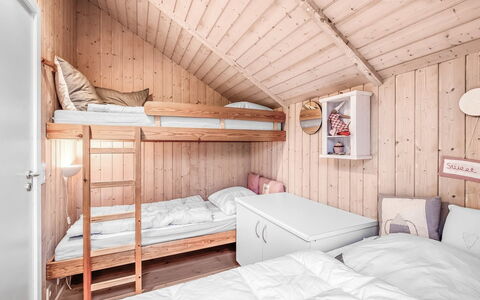 Kuisma - 1.1Km to the Fjord: Wood, Bedroom, Home, Bed, House, Furniture, Bedding, Cottage, Bed Sheet, Door