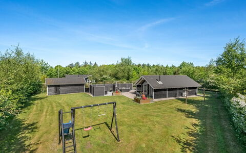 Kuisma - 1.1Km to the Fjord: House, Home, Land Lot, Roof, Rural Area, Cottage, Estate, Lawn, Landscaping, Yard