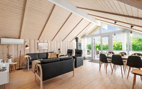 Kuisma - 1.1Km to the Fjord: Estate, Shade, Driveway, Farmhouse