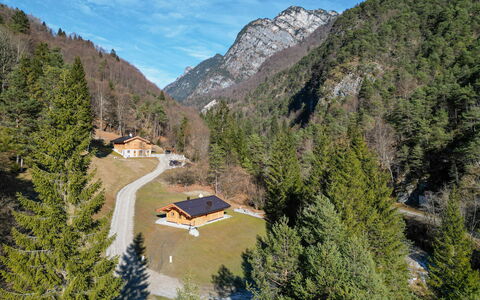 Baita Piciola: Tree, Mountainous Landforms, Mountain, Highland, House, Home, Hill, Cottage, Hill Station, Rural Area