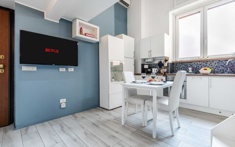 Duomo In 8 Stop: Interior Design, Flooring, Furniture, Floor, Major Appliance, Room, Ceiling, Kitchen, Apartment, Home Appliance