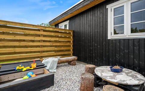 Blomma - 1Km from the Sea: Wood, Plank, Backyard, Hardwood, Wood Stain, Deck, Garden, Yard, Siding, Garden Buildings
