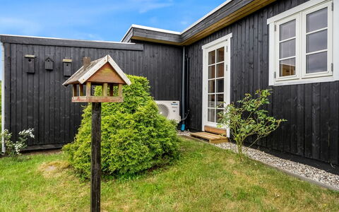 Blomma - 1Km from the Sea: Wood, Door, Siding, Plank, Hardwood, Garden, Groundcover, Wood Stain, Cottage, Backyard