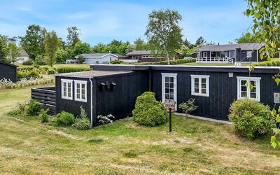 Blomma - 1Km from the Sea