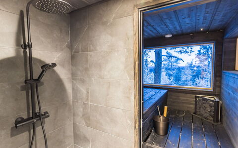 Kelokaltiokylän Maja 22: Flooring, Wood, Floor, Interior Design, Ceiling, Plumbing Fixture, Plumbing, Bathroom, Tile, Hardwood