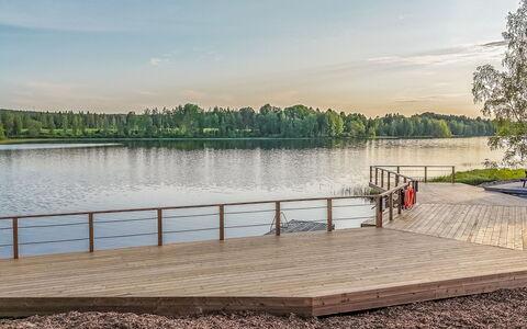Aurinkopaikka: Water, Wood, Bank, Boardwalk, Lake, Deck, Dock, Walkway, Plank, Pier