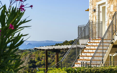 Baia Bianca Apartments Sardinia: Balcony, Estate, Handrail, Villa, Eco Hotel, Stairs, Fence, Porch, Mansion