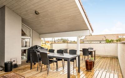Annemone - 600M from the Sea
