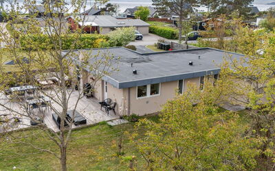 Sebine - 200M from the Sea