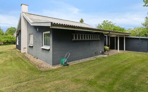Elemine - 300M to the Fjord: Estate, Shade, Driveway, Farmhouse