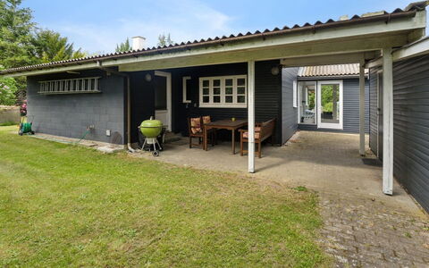 Elemine - 300M to the Fjord: Estate, Shade, Driveway, Farmhouse