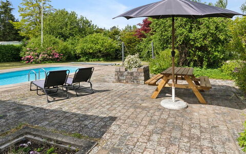 Elemine - 300M to the Fjord: Estate, Shade, Driveway, Farmhouse