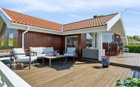 Gunwald - 230M from the Sea: Estate, Shade, Driveway, Farmhouse