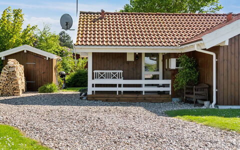 Gunwald - 230M from the Sea: Estate, Shade, Driveway, Farmhouse