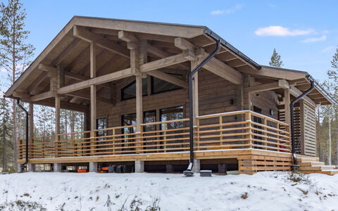 Villa Korpi: Wood, Cottage, Porch, Log Cabin, Siding, Hardwood, Plank, Lumber, Winter, Natural Material