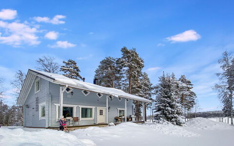 Mänty-Linna: Furniture, Interior Design, Flooring, Floor, Table, Ceiling, Kitchen & Dining Room Table, Lighting, Chair, Home
