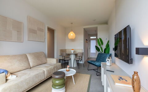 Kurhaus Residence: Apartment, Residential Area, Condominium, Commercial Building, Mixed-Use, Parking, Family Car, Balcony, Brutalist Architecture