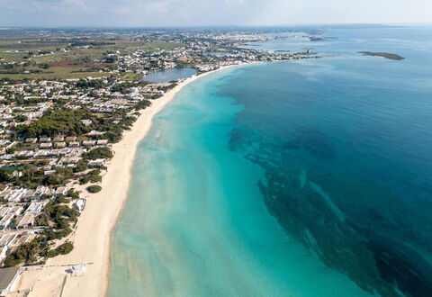 Villetta Blu Coral Seaside Salento: Blue, Daytime, Body Of Water, Water Resources, Coast, Sea, Beach, Coastal And Oceanic Landforms, Horizon, Ocean