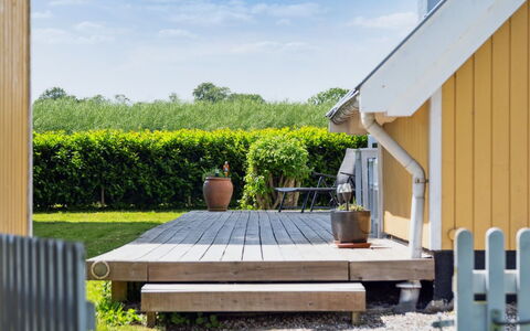 Jelko - 375M from the Sea: Blue, Shrub, Cottage, Groundcover, Garden, Estate, Shade, Landscaping, Farmhouse, Eco Hotel