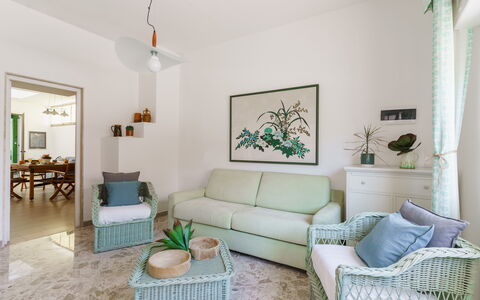 La Maison De Rosetta: Furniture, Interior Design, Flooring, Floor, Couch, Wood, Room, Living Room, Ceiling, Table