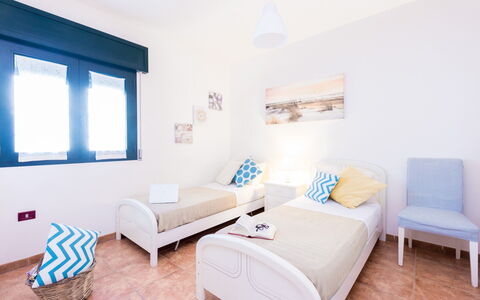 Appartamento Lido Specchiolla: Home, Apartment, Floor, Bedroom, Bed, Hotel, Bedding, Houseplant, Bed Sheet, Bed Frame