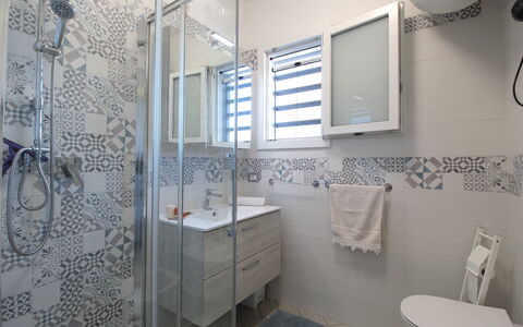 Villetta Elena, Ac, Wifi, Lido Degli Scacchi: Flooring, Floor, Plumbing Fixture, Interior Design, Bathroom, Tile, Plumbing, Room, Sink, Ceiling