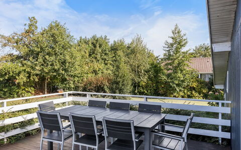Maylin - 350M from the Sea: Estate, Shade, Driveway, Farmhouse