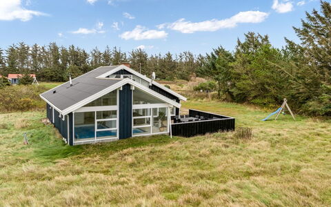 Caya - 750M from the Sea: Estate, Shade, Driveway, Farmhouse