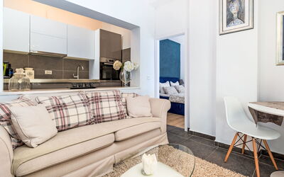 Accommodation:&nbsp;Tina 325.2