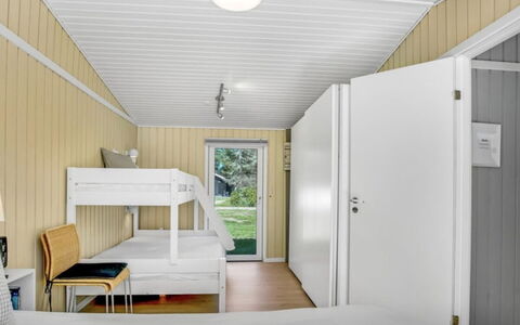 Quiana - 2Km from the Sea: Wood, Flooring, Floor, Interior Design, Ceiling, Bedroom, Wood Stain, Hardwood, Plank, Wood Flooring
