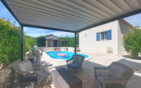Villa Esterel: Swimming Pool, Outdoor Furniture, Shade, Furniture, Composite Material, Leisure, Outdoor Structure, Chair, Resort, Patio