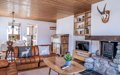 Chesa Primula: Furniture, Interior Design, Wood, Ceiling, Living Room, Room, Flooring, Couch, Floor, Home
