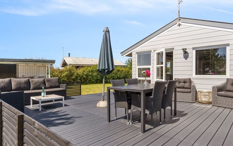 Janick - 150M from the Sea: Estate, Shade, Driveway, Farmhouse