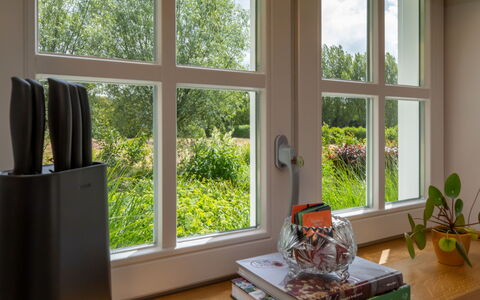 De Kleine Pionier: House, Home, Cottage, Estate, Driveway, Balcony, Siding, Villa