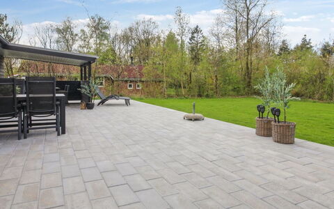 Solvejg - 30Km from the Sea: Flooring, Floor, Flagstone, Composite Material, Tile, Concrete, Garden, Walkway, Landscaping, Driveway