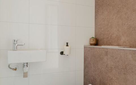 Villa Bloomingdale Luxe: Bathroom, Wall, Plumbing Fixture, Flooring, Floor, Toilet, Plumbing, Tap, Tile, Interior Design
