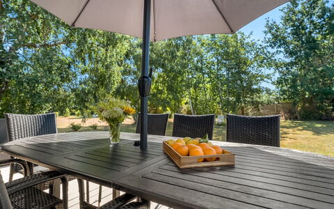 Bengta - 500M from the Sea: Estate, Shade, Driveway, Farmhouse