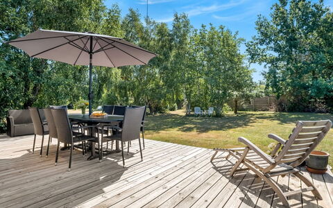 Bengta - 500M from the Sea: Estate, Shade, Driveway, Farmhouse