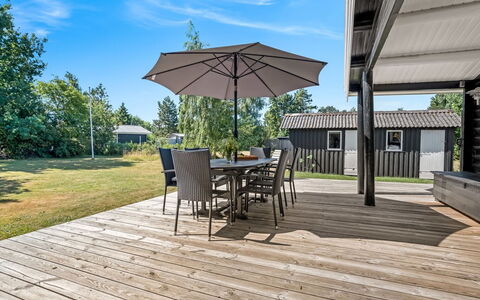 Bengta - 500M from the Sea: Estate, Shade, Driveway, Farmhouse