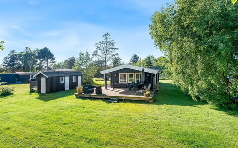 Bengta - 500M from the Sea: Estate, Shade, Driveway, Farmhouse