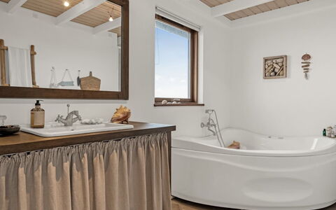 Bjerund - 300M from the Sea: Interior Design, Plumbing Fixture, Flooring, Bathtub, Bathroom, Floor, Wood, Tap, Ceiling, Furniture