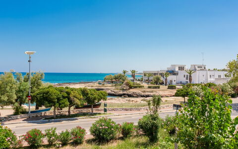 Vista Mare Da Rossella: Sky, Blue, Daytime, Water, Body Of Water, Coast, Beach, Horizon, Summer, Sea