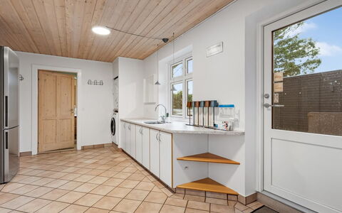 Kerttuli - 540M from the Sea: Flooring, Wood, Floor, Ceiling, Interior Design, Kitchen, Countertop, Room, Wood Flooring, Cabinetry