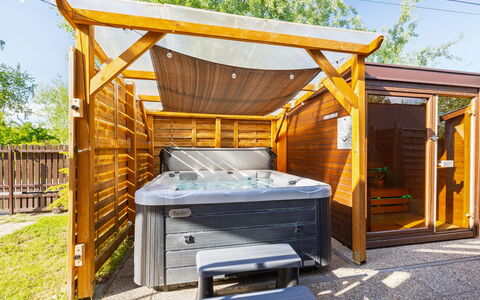 Iris: Wood, Flooring, Floor, Composite Material, Wood Stain, Swimming Pool, Deck, Leisure, Shade