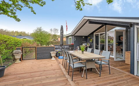Ronja - 100M to the Fjord: Estate, Shade, Driveway, Farmhouse