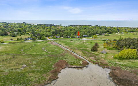 Hjalmine - 225M from the Sea: Vegetation, Shrub, Spring, Cottage, Garden, Shade, Backyard, Yard, Chair